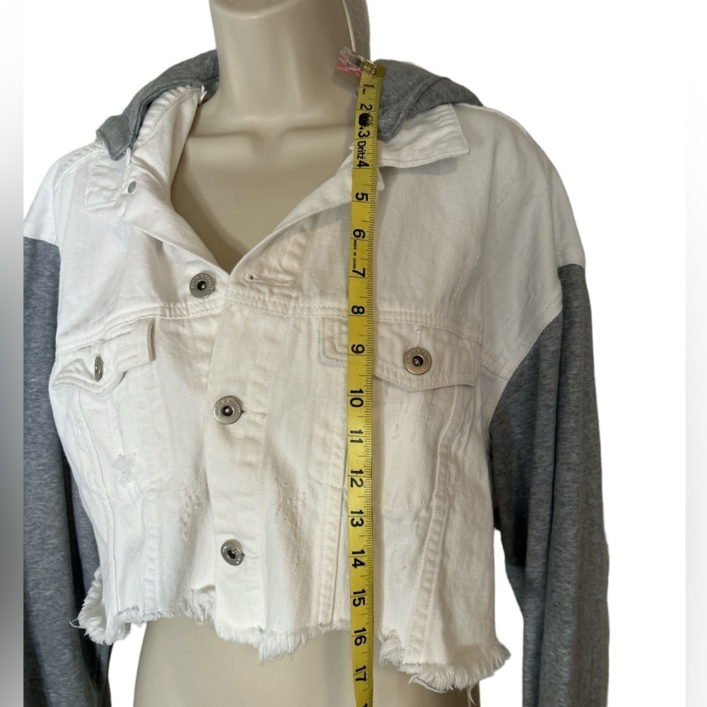 Dance & Marvel white denim cropped jacket with detachable hood. Size M - Picture 2 of 6